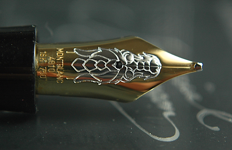 Pre-Owned Pens: 5121: Mont Blanc: Imperial Dragon