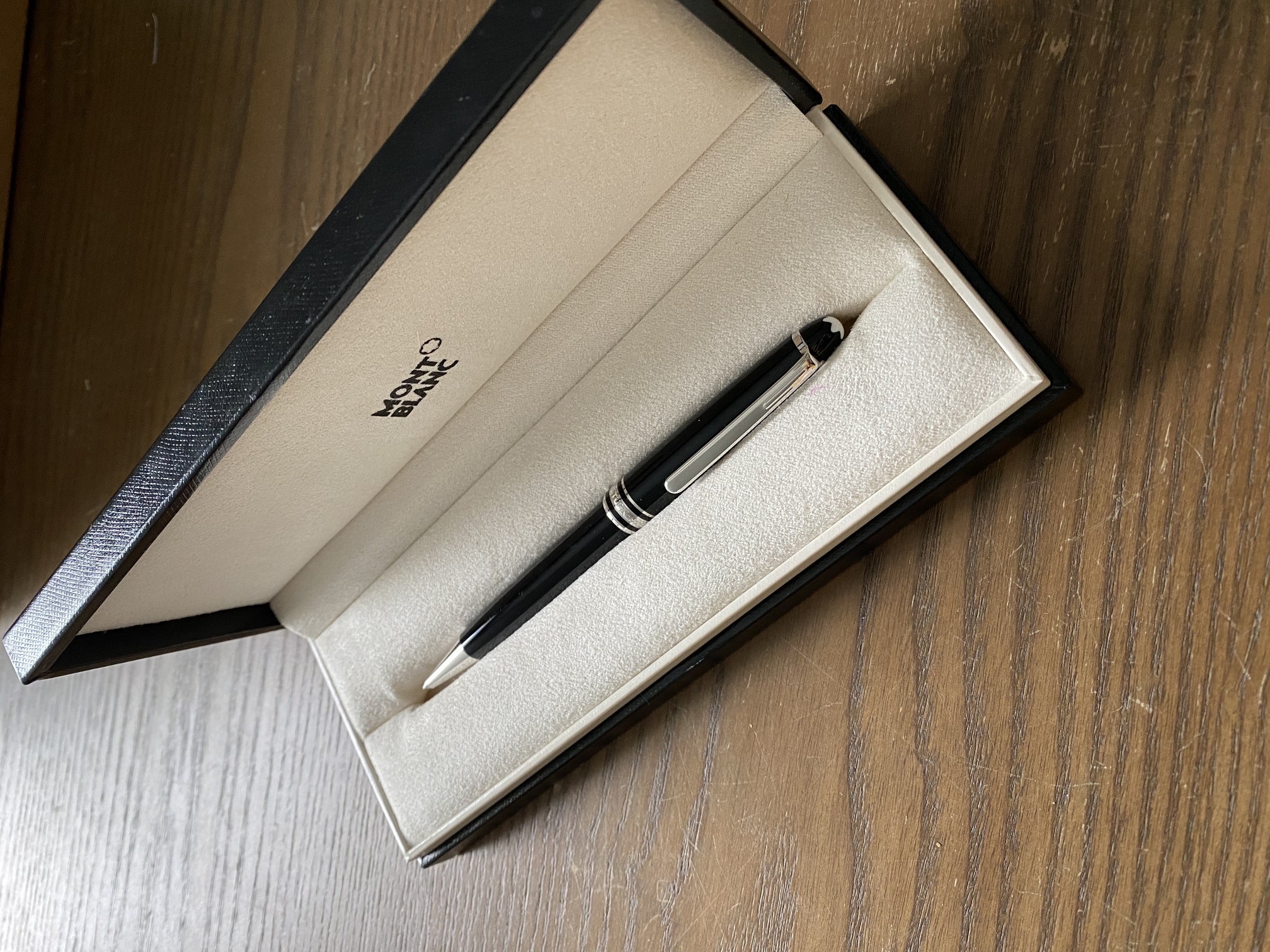 Pre-Owned Pens: : Mont Blanc: Meisterstück Platinum-Coated Ballpoint