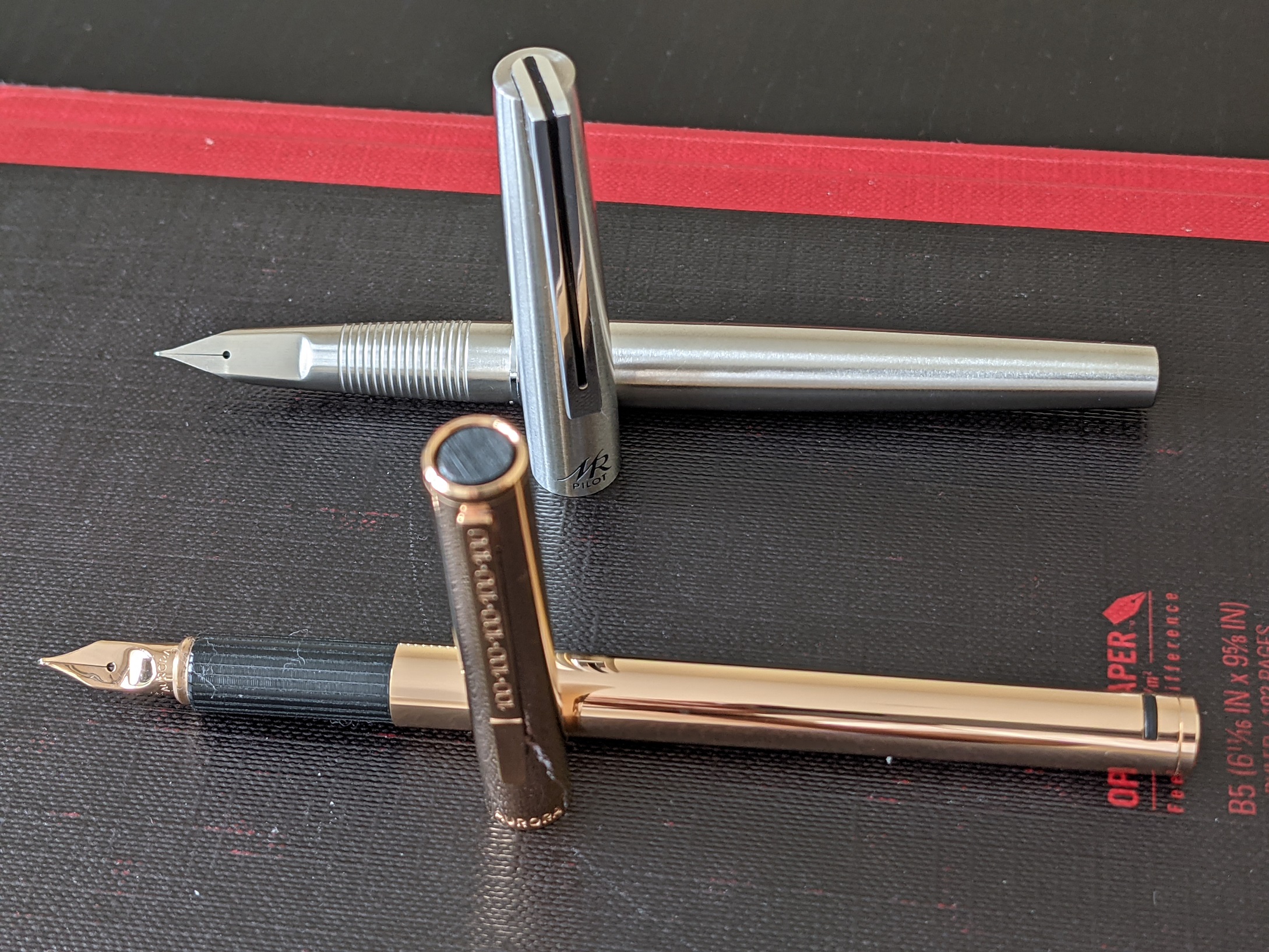 Pre-Owned Pens: : Pilot and Aurora: Pilot Murex and Aurora Hastil Centol (100th Anniversary pen)