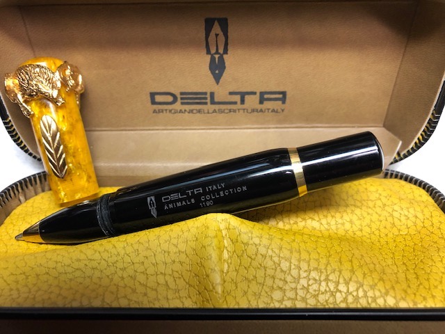 Pre-Owned Pens: : Delta: Animal Collection